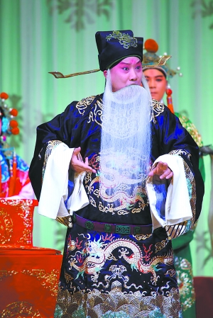 朱强饰乔玄穆雨饰乔玄赵华饰乔玄本报讯(记者王润)