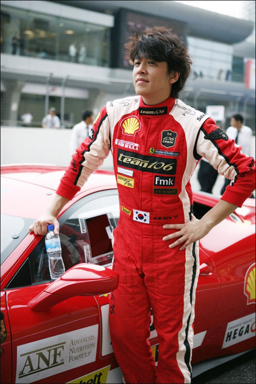 称柳时元的妻子已在3月向法院提出了离婚申请