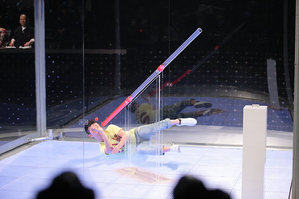 东方卫视梦立方6日开播彝族美女发嗲程雷害羞