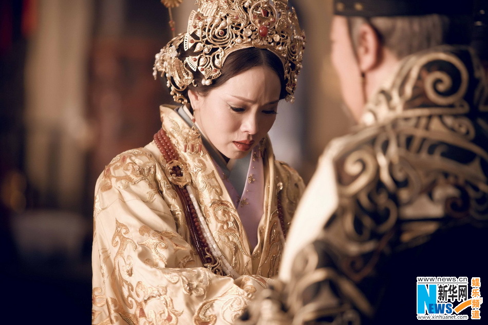 伊能静挑战巩俐铜雀台披绝美华服演皇后图