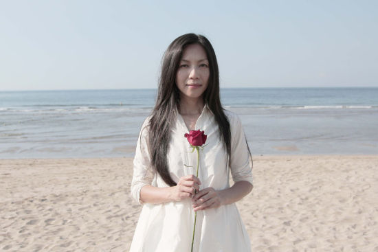 万芳生日当天拍摄mv15小时未阖眼