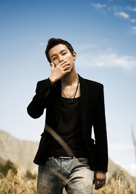 旦曲阿帝夺《星光大道》周冠军 获歌唱家盛赞