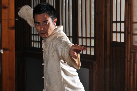 前几日,有港媒爆料称郑嘉颖接拍电视剧《叶问》片酬高达900万,为此,在