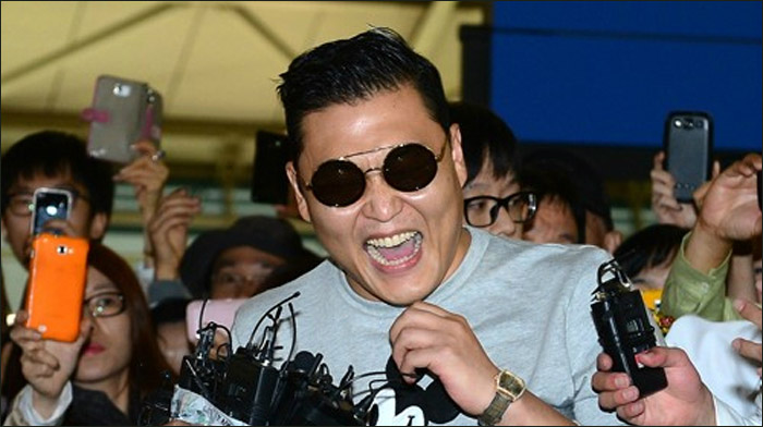 鸟叔psy现身悉尼机场引骚动 跳马舞回馈粉丝(高清组图)