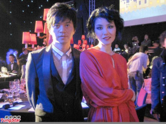 3日,内地创作歌李健正式挥笔签约加盟美妙音乐唱片,并签下经理人合约