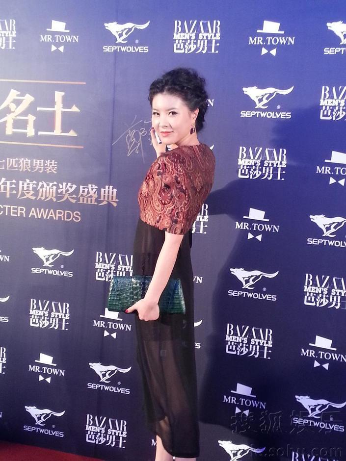 搜狐娱乐讯 在央一主旋律大戏《寻路》中出演宋美龄的青年演员郑萍