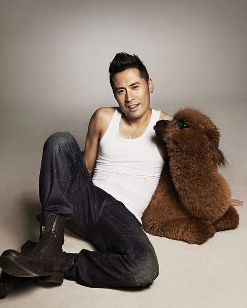 黄征驾驭"草泥马"拍片 意外不断场面失控