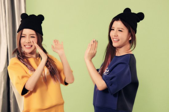 by2傻呆呆mv发布呆萌男演绎复古风